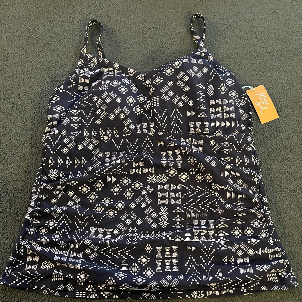 NWT 18w swimsuit top